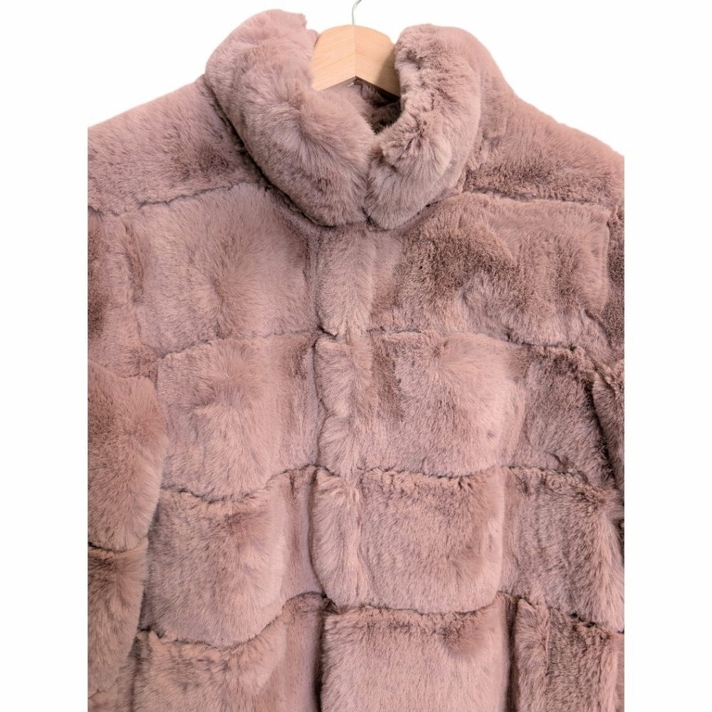 Donna Salyers Fabulous Furs Posh Quilted Pink Faux Fur Jacket Coat - Picture 5 of 10